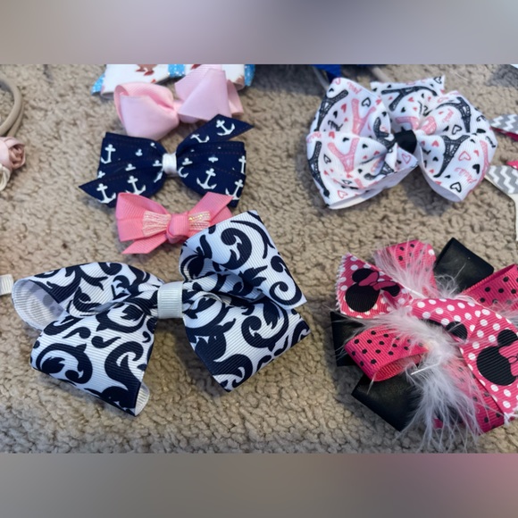 Assorted Bows - Picture 3 of 7